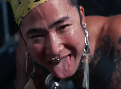 Kinky Drinks His Own Pee With Yoshi Kawasaki