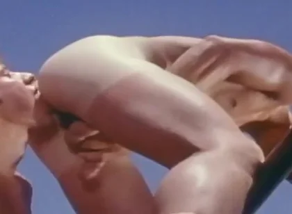 Brawny Blond & Taut Brunet Heat Up