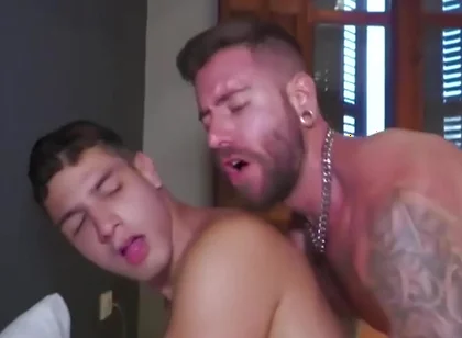 Three-some Latino: Bora Fuder Depois De Patinar (com Dp E Creampie)