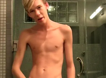 Cute Teen 18+ Private Session Showing Off