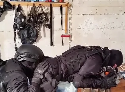 3 german swat cops cuming