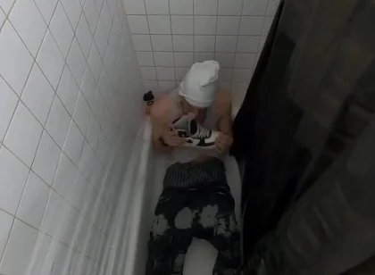 Wet skater gear sagger