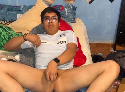 Jugando Con Un Dildo, En Castidad